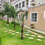 APT1 Piscina Netflix WiFi Ar Cond próx a 2 shoppings